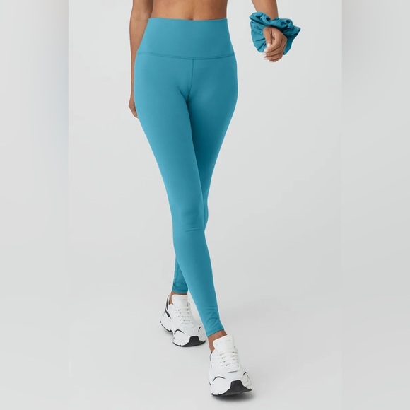ALO Yoga Pants - ALO 7/8 High-Waist Airbrush Legging in Blue Splash